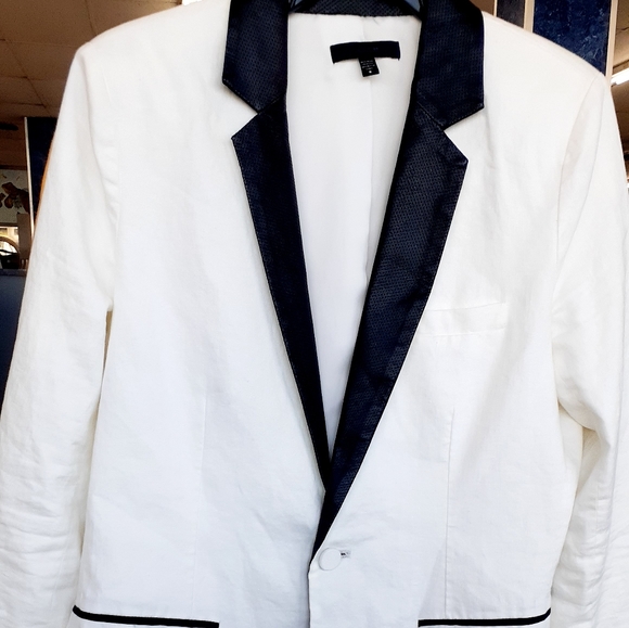 Joe's Jeans Jackets & Blazers - Joe's white Black Leather Collar Trim Tuxedo M blazer Suit Jacket